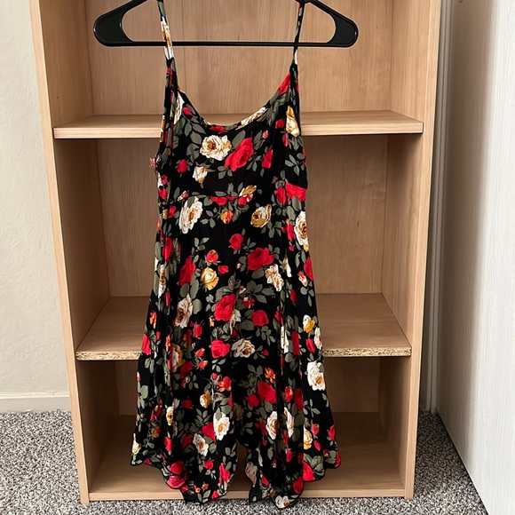 Adam Levine Sun dress - Picture 2 of 5